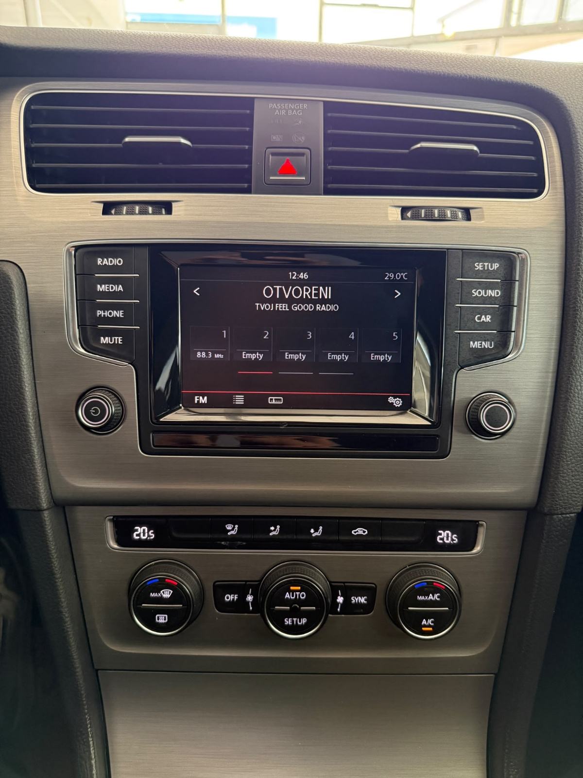 VW Golf 7 1,6 TDI COMFORTLINE BMT PARKIRNI ALU, fotografija 19