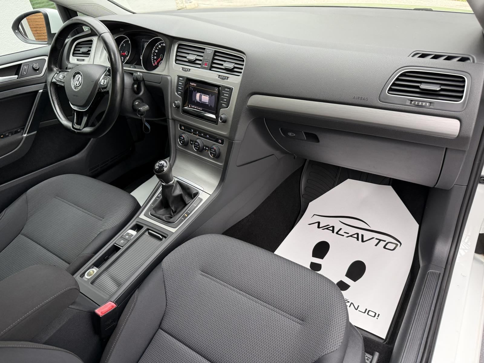 VW Golf 7 1,6 TDI Comfortline SLO.VOZILO-PARK SENZORI-KLIMATIZACIJA, fotografija 10