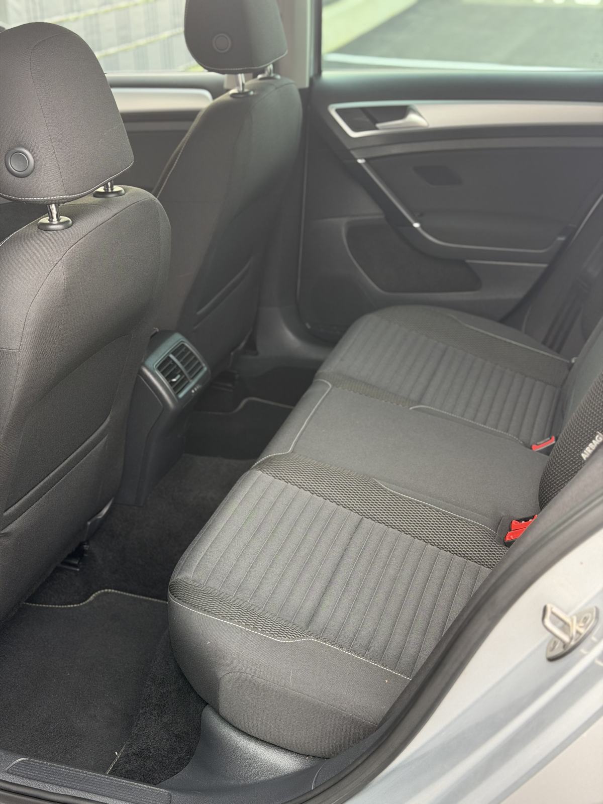 VW Golf 7 1.6 TDI CUP -servisna, nav, pdc, park pilot-, fotografija 9