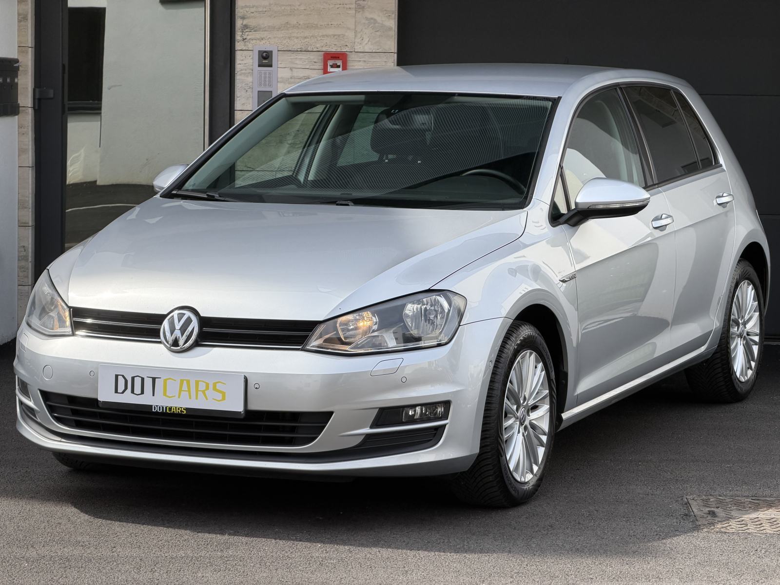 VW Golf 7 1.6 TDI CUP -servisna, nav, pdc, park pilot-, fotografija 3