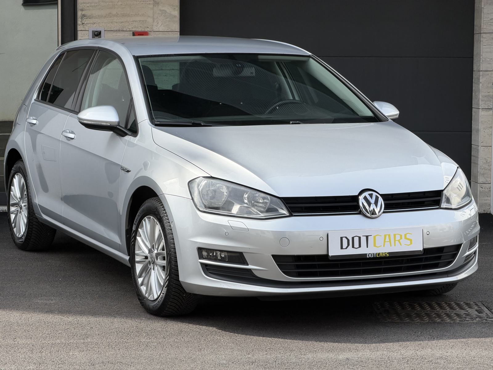 VW Golf 7 1.6 TDI CUP -servisna, nav, pdc, park pilot-, fotografija 4