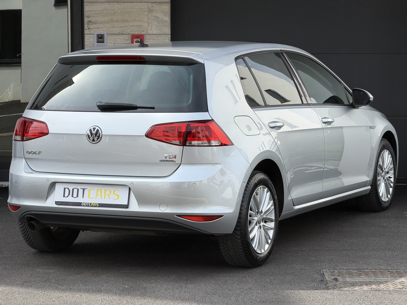 VW Golf 7 1.6 TDI CUP -servisna, nav, pdc, park pilot-, fotografija 5