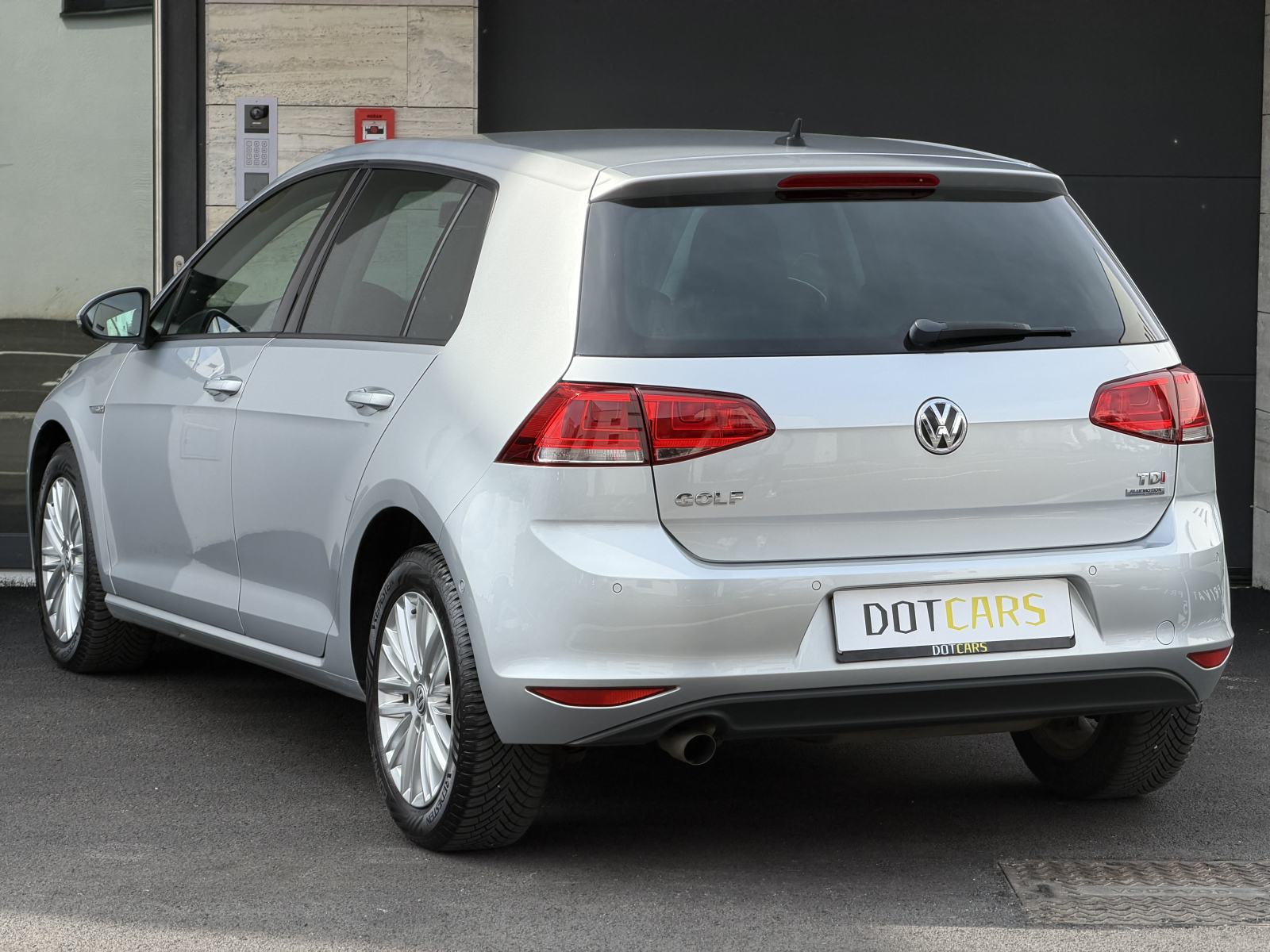 VW Golf 7 1.6 TDI CUP -servisna, nav, pdc, park pilot-, fotografija 6