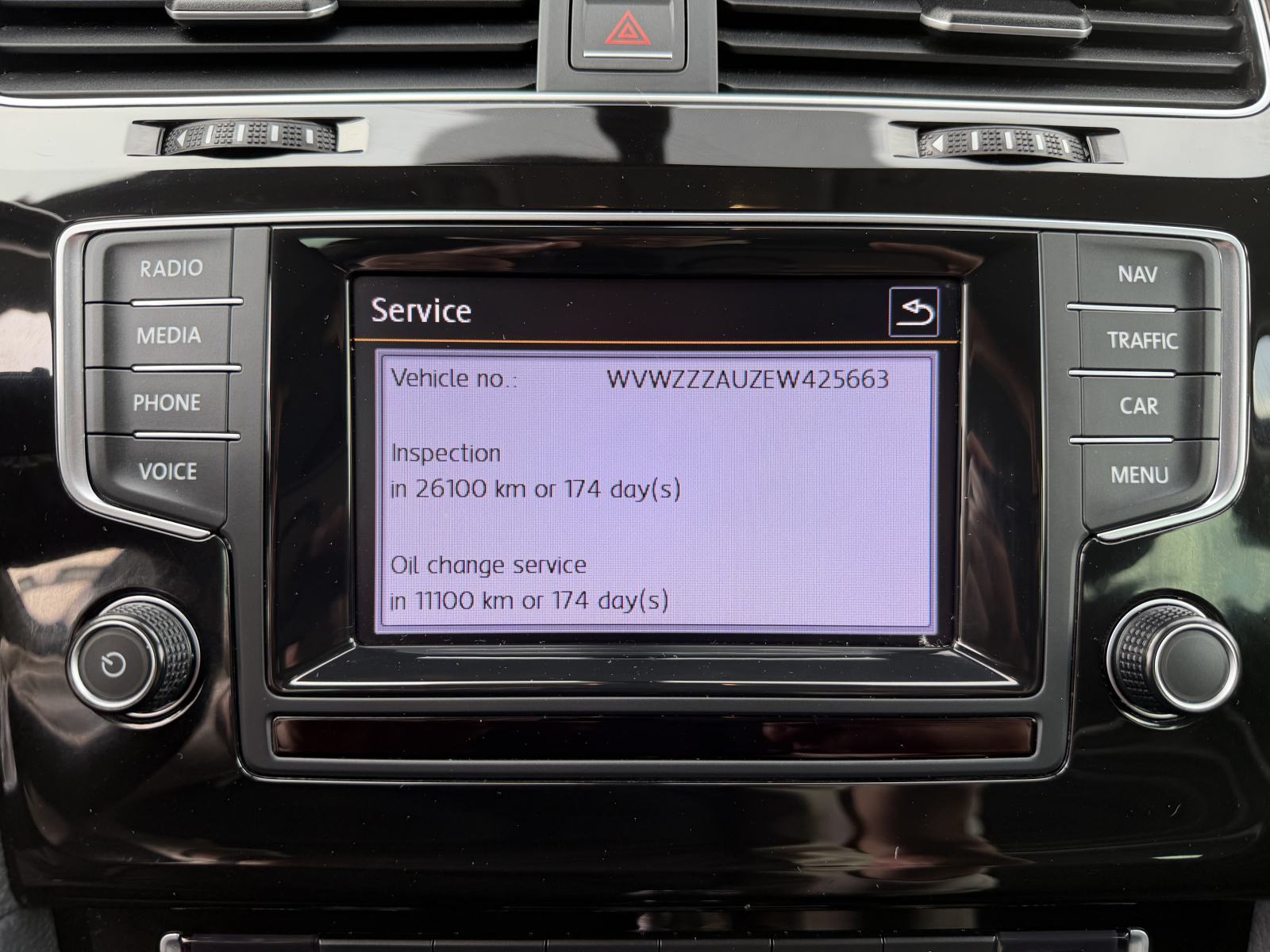 VW Golf 7 1.6 TDI CUP -servisna, nav, pdc, park pilot-, fotografija 14
