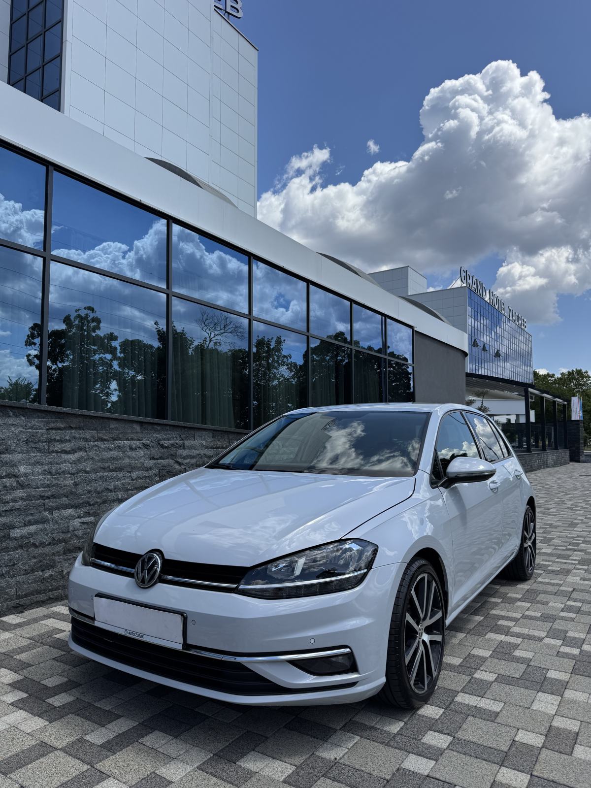 VW Golf 7 1,6 TDI DSG - COMFORTLINE - V SERVIS - EURO 6 - PRILIKA !!, fotografija 4