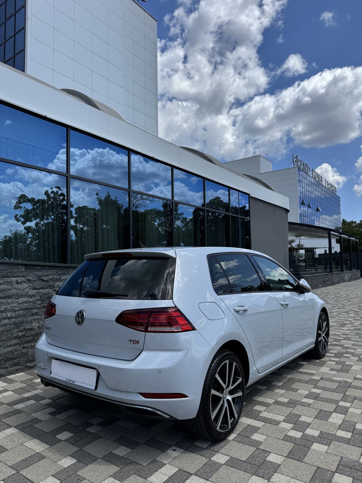 VW Golf 7 1,6 TDI DSG - COMFORTLINE - V SERVIS - EURO 6 - PRILIKA !!, fotografija 11