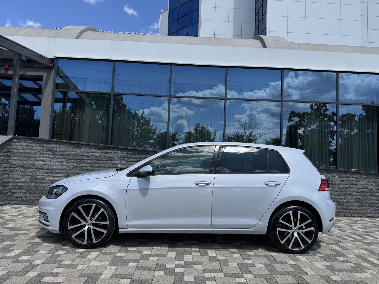 VW Golf 7 1,6 TDI DSG - COMFORTLINE - V SERVIS - EURO 6 - PRILIKA !!, fotografija 6