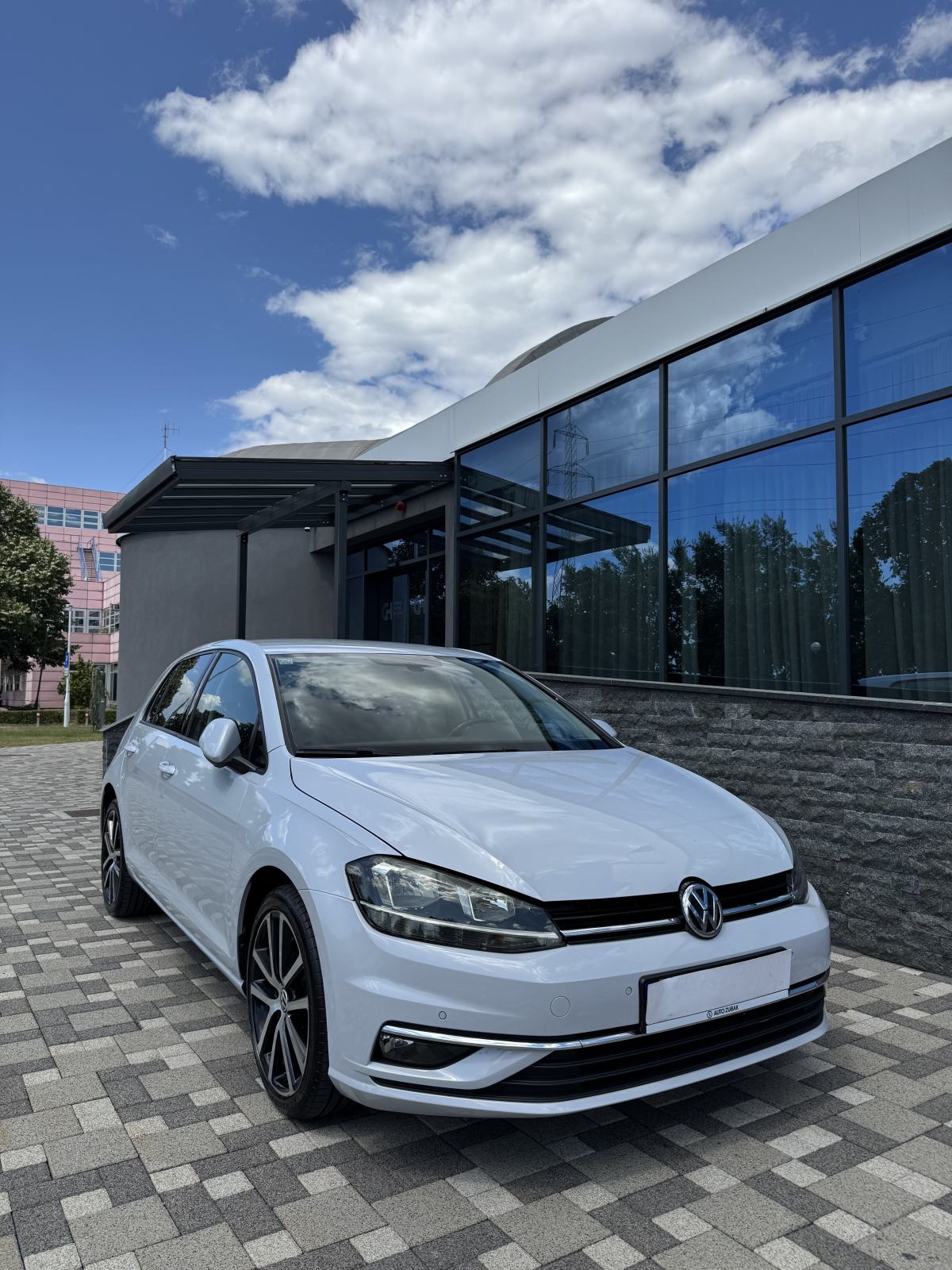VW Golf 7 1,6 TDI DSG - COMFORTLINE - V SERVIS - EURO 6 - PRILIKA !!, fotografija 2