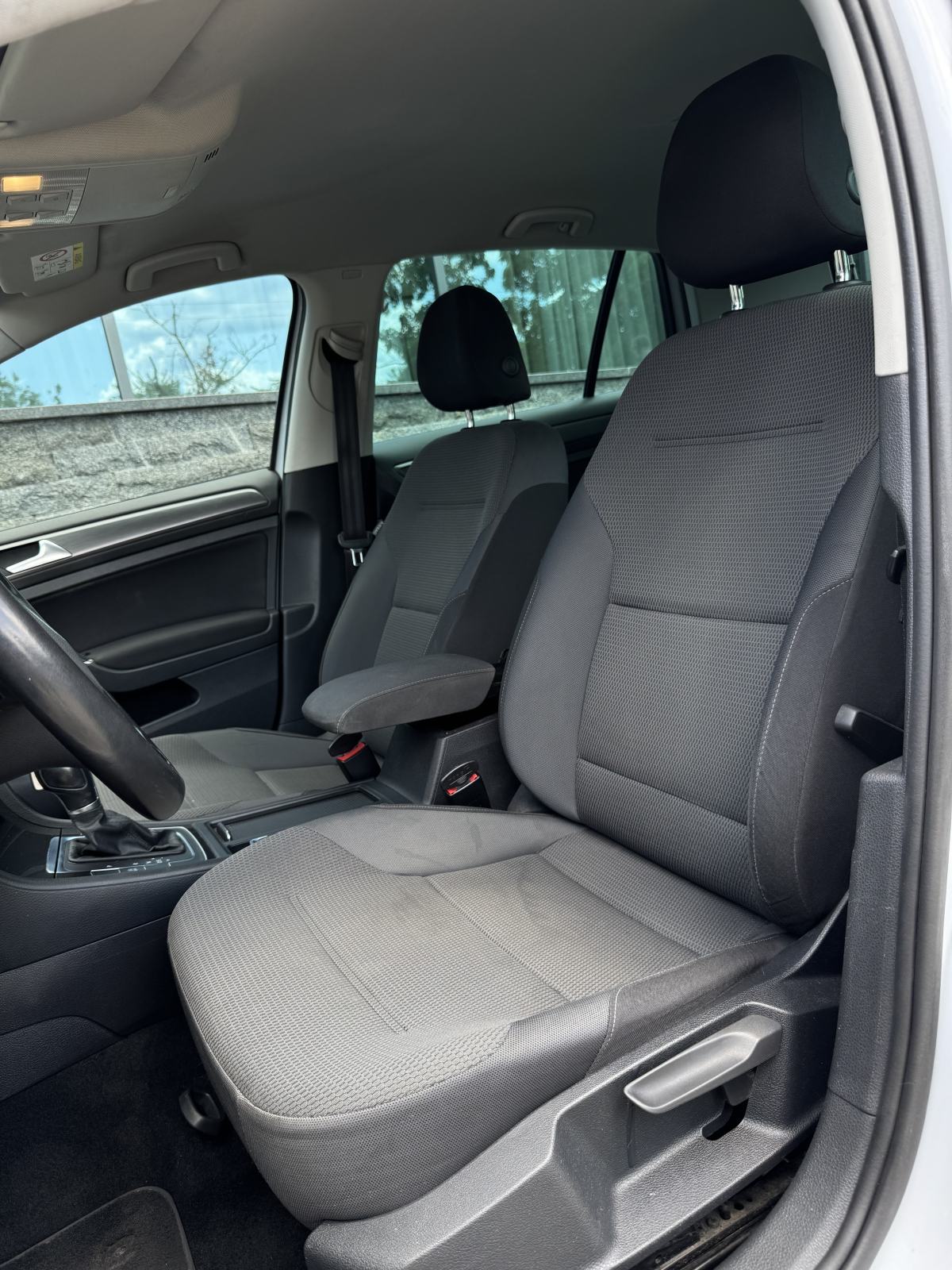 VW Golf 7 1,6 TDI DSG - COMFORTLINE - V SERVIS - EURO 6 - PRILIKA !!, fotografija 20