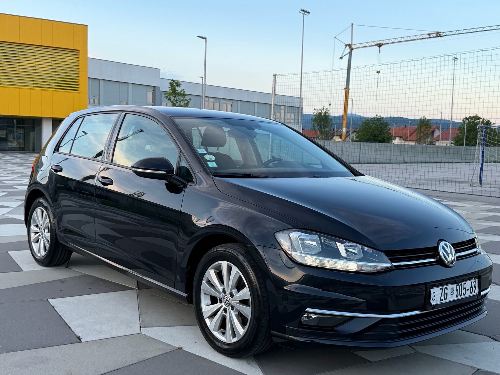 VW Golf 7.5 1.6 TDI DSG COMFORTLINE - VELIKI + MALI SERVIS 2018.god, fotografija 2