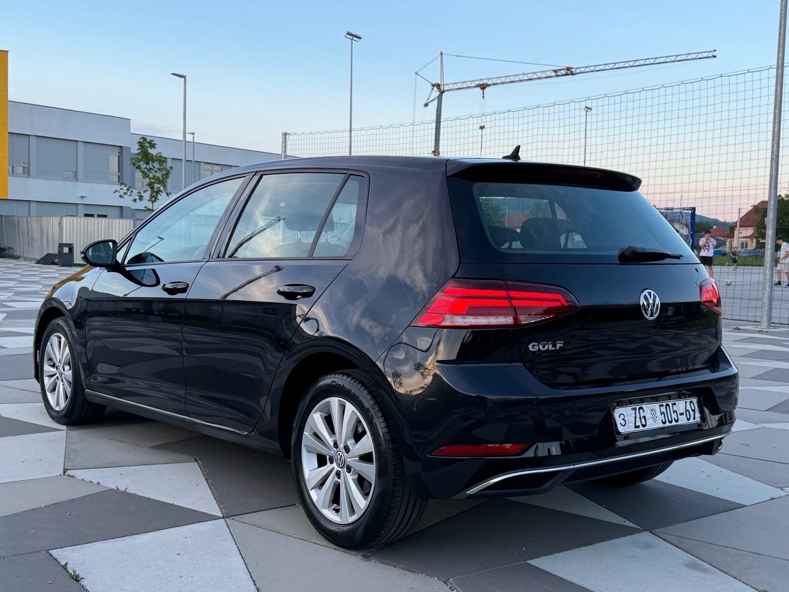 VW Golf 7.5 1.6 TDI DSG COMFORTLINE - VELIKI + MALI SERVIS 2018.god, fotografija 4