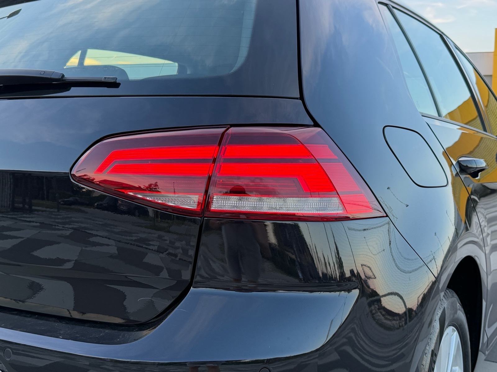 VW Golf 7.5 1.6 TDI DSG COMFORTLINE - VELIKI + MALI SERVIS 2018.god, fotografija 7