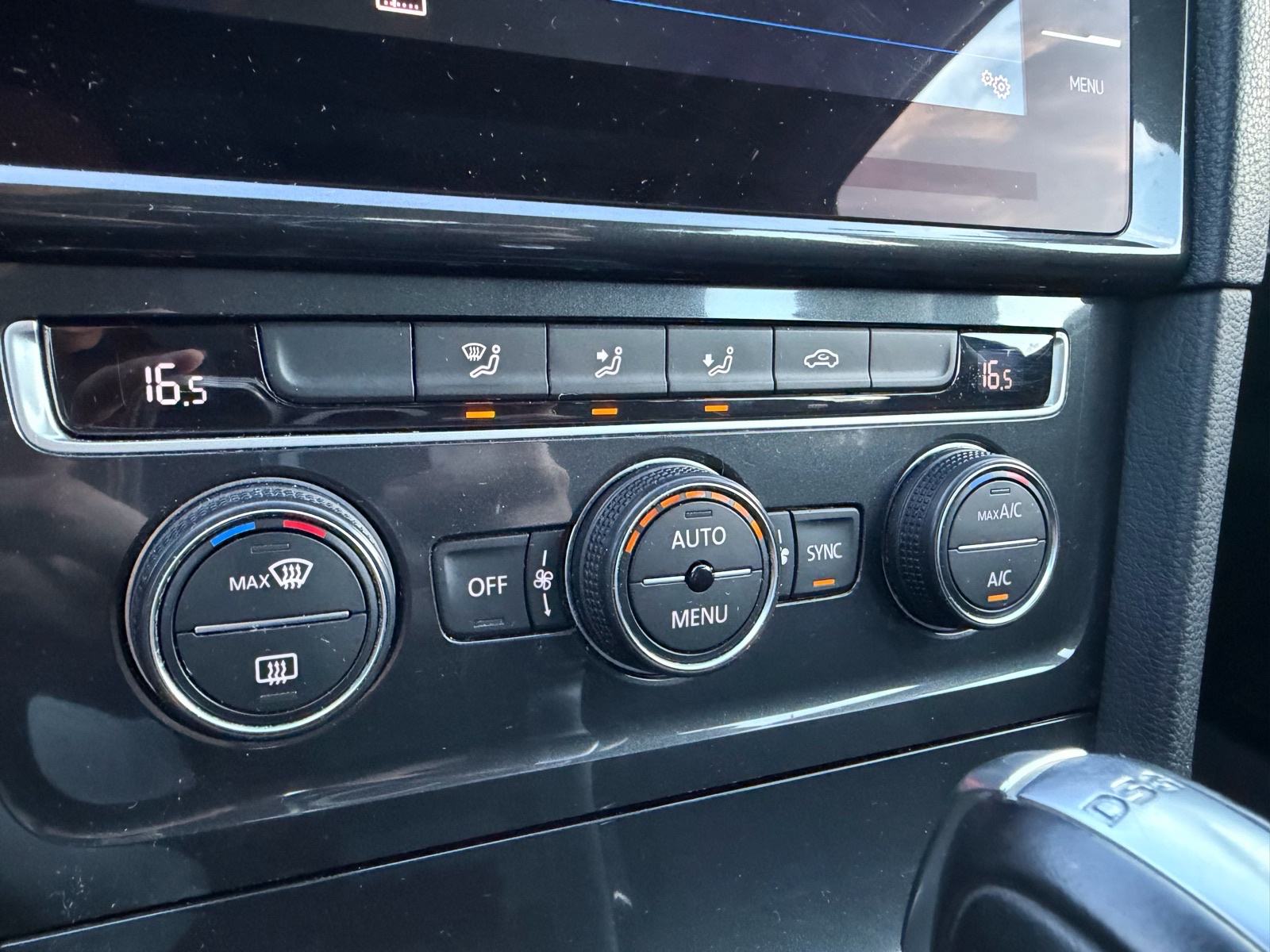 VW Golf 7.5 1.6 TDI DSG COMFORTLINE - VELIKI + MALI SERVIS 2018.god, fotografija 13
