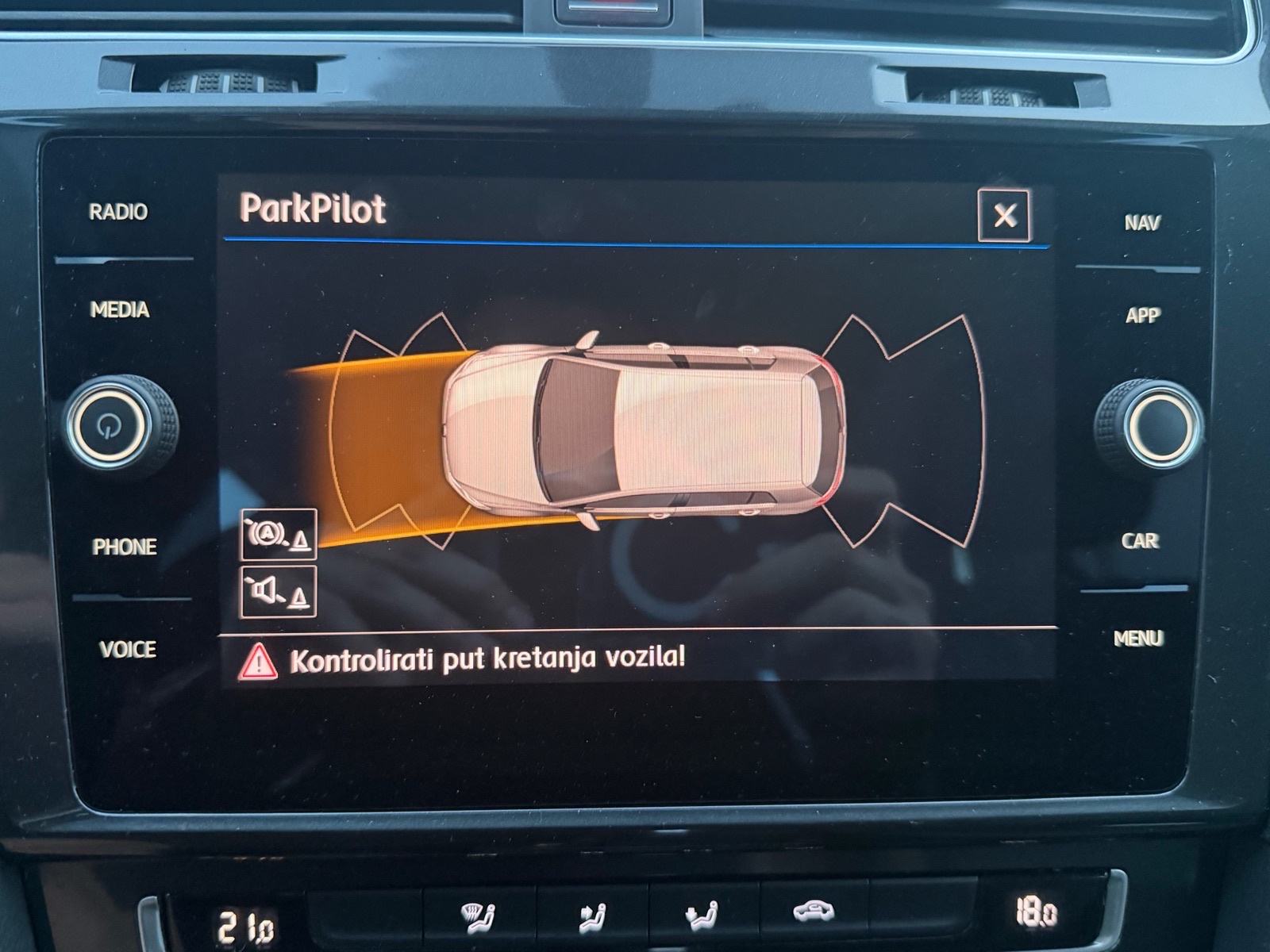 VW Golf 7.5 1.6 TDI DSG COMFORTLINE - VELIKI + MALI SERVIS 2018.god, fotografija 18