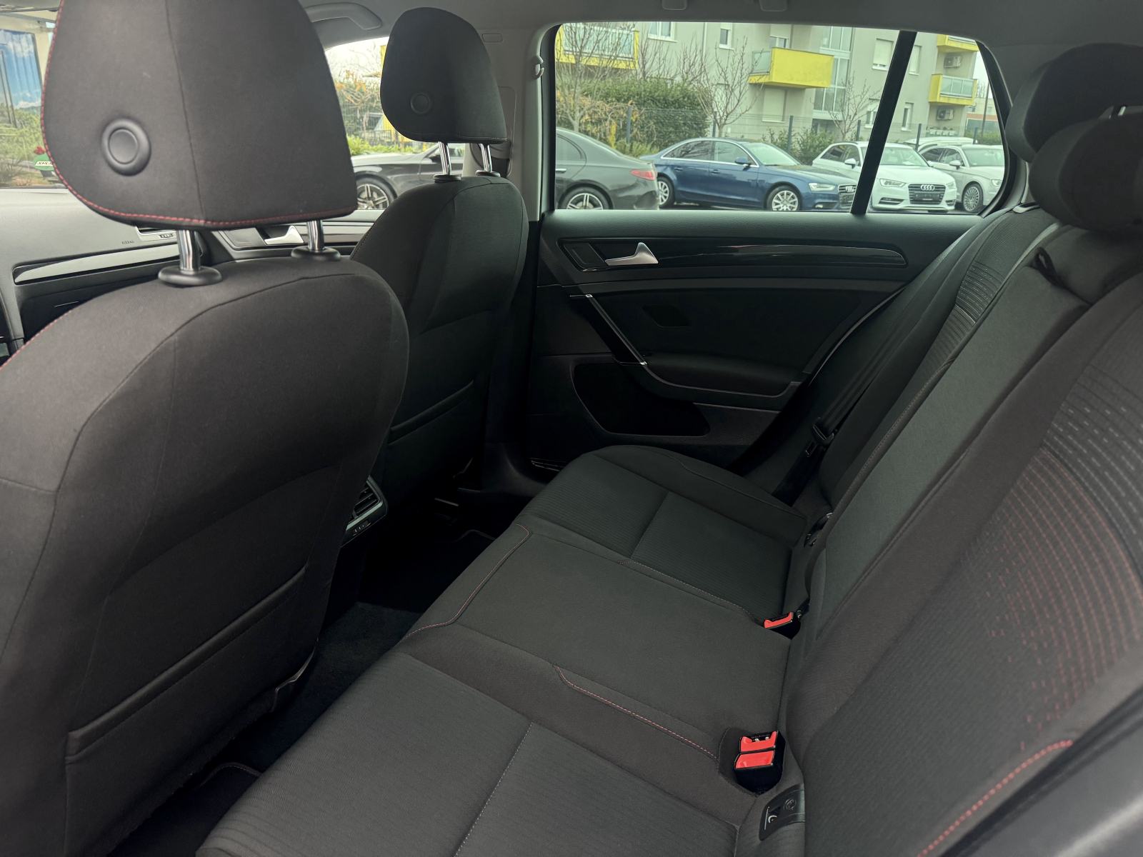 VW Golf 7 1,6 TDI DSG Facelift *Automatik* *Nove gume* *Top stanje!*, fotografija 15