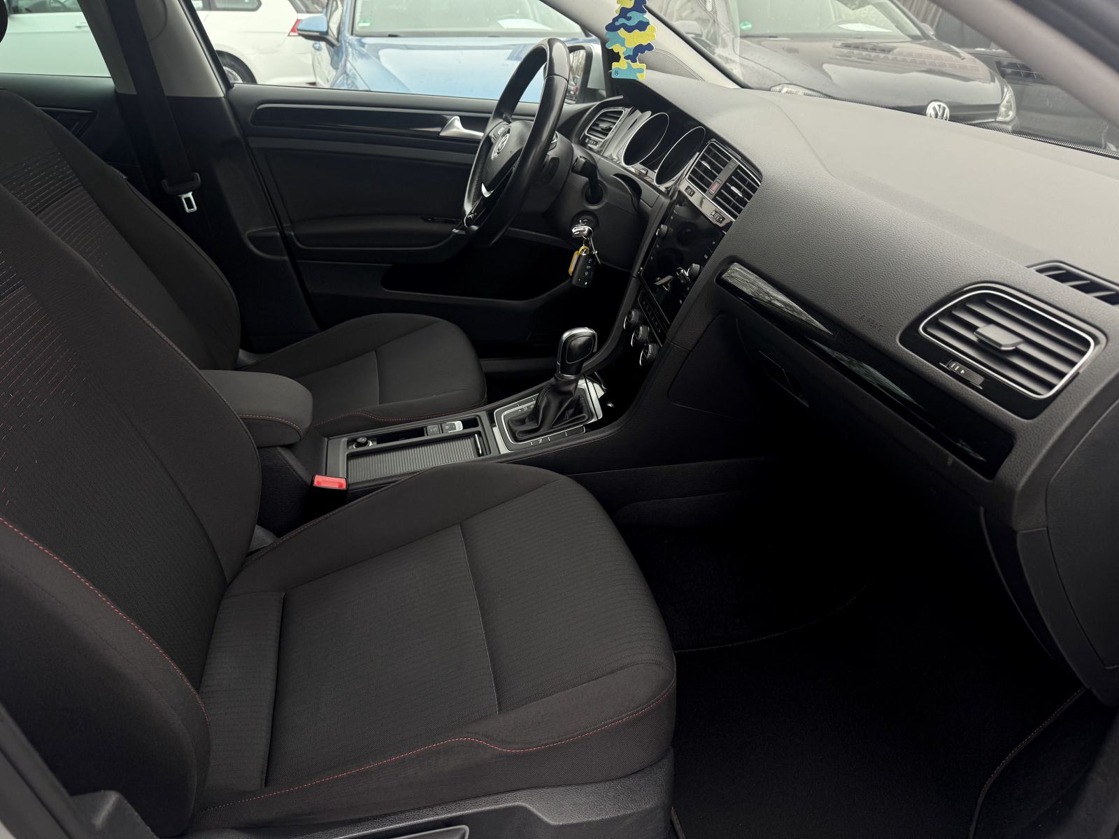 VW Golf 7 1,6 TDI DSG Facelift *Automatik* *Nove gume* *Top stanje!*, fotografija 17