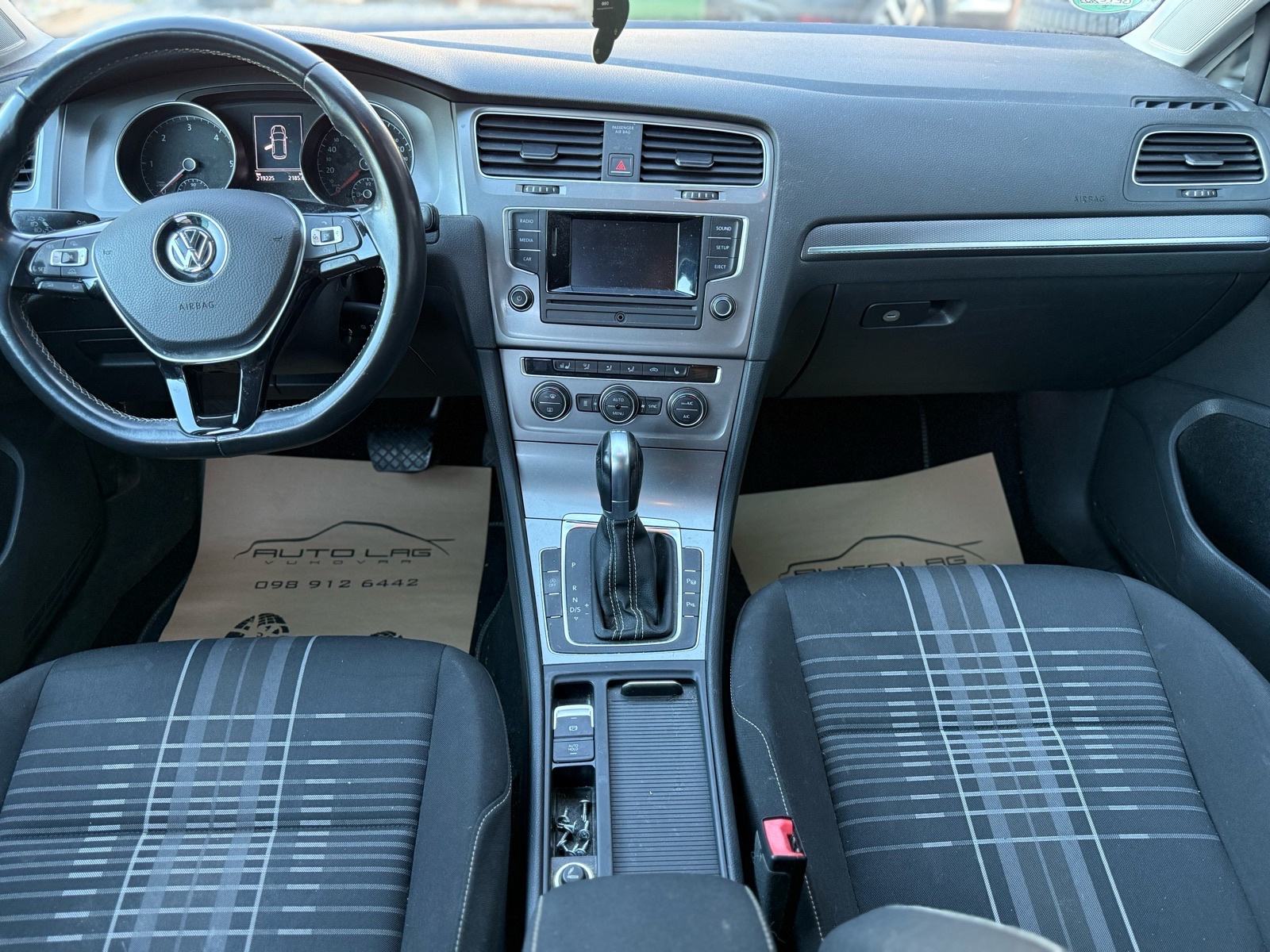 VW Golf 7 1,6 TDI DSG LOUNGE*GRIJANJE VOLANA I SJEDALA*, fotografija 10