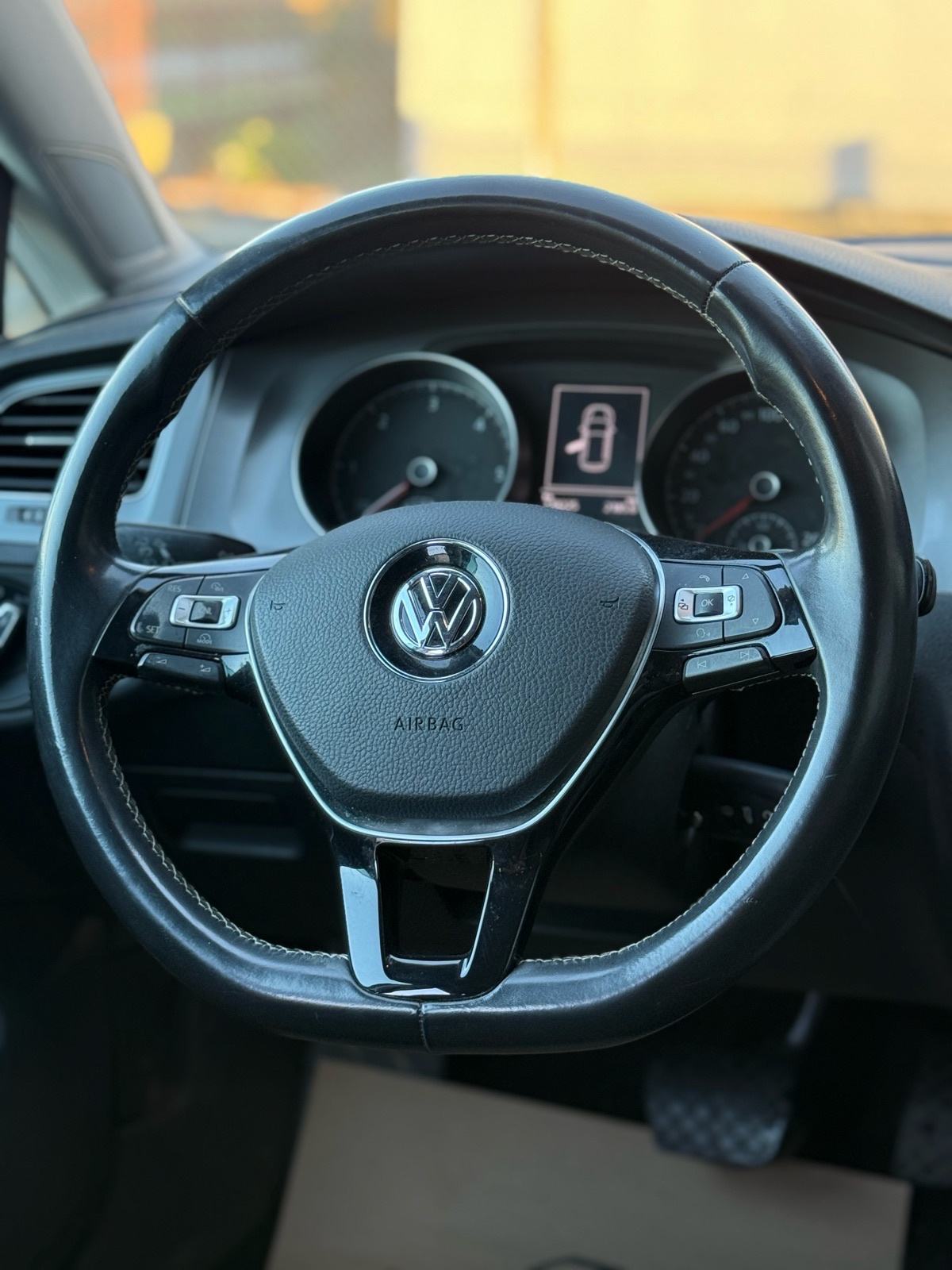 VW Golf 7 1,6 TDI DSG LOUNGE*GRIJANJE VOLANA I SJEDALA*, fotografija 14