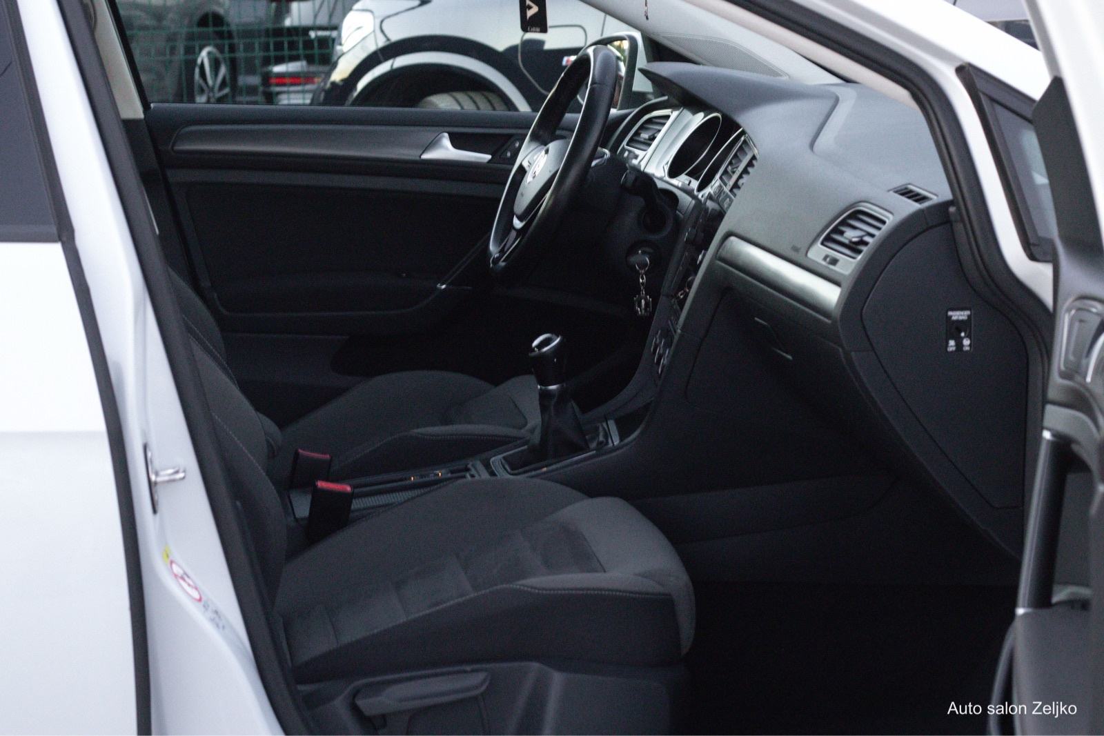 VW Golf 7 1,6 TDI Facelift ••HIGHLINE•• navi | matrix | alkantara, fotografija 8
