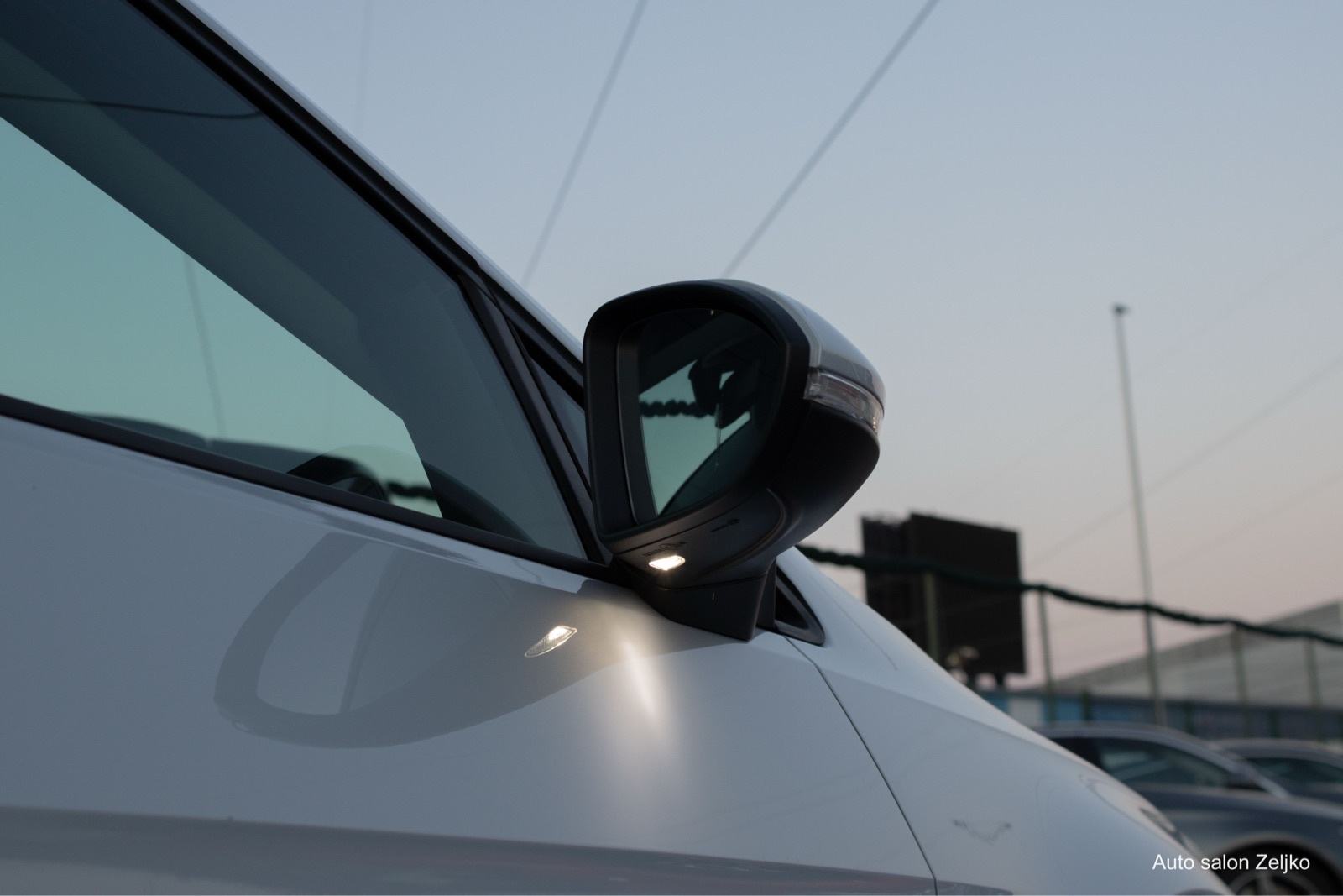 VW Golf 7 1,6 TDI Facelift ••HIGHLINE•• navi | matrix | alkantara, fotografija 14