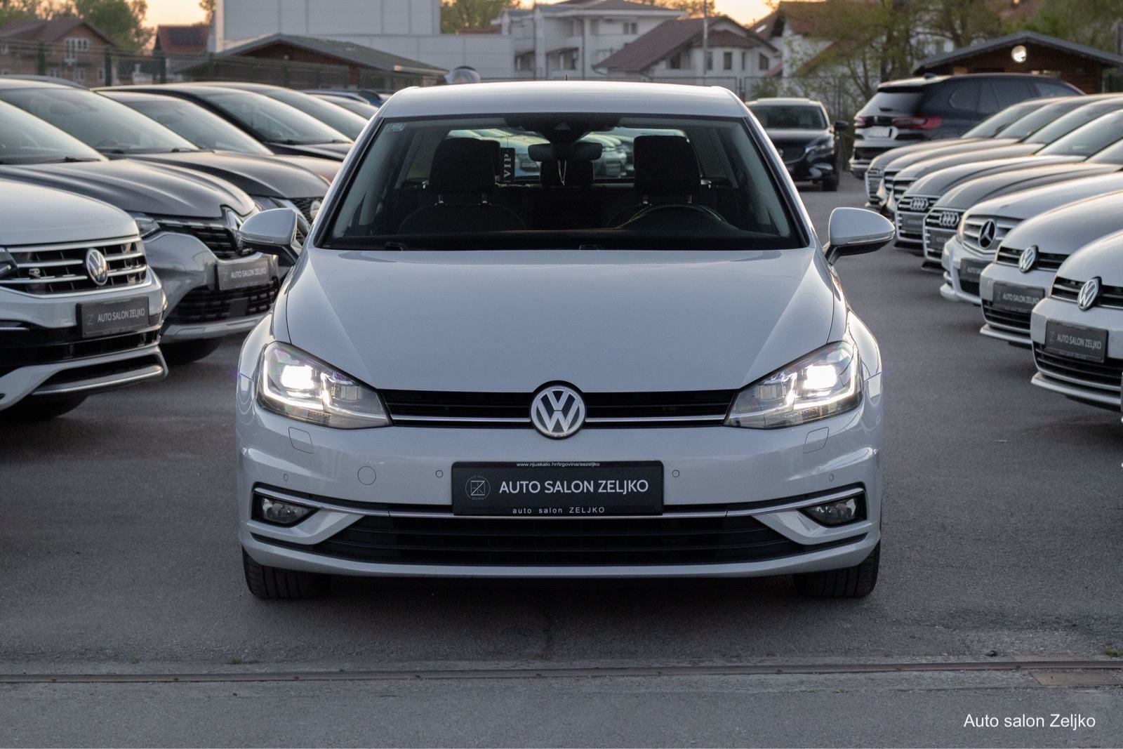 VW Golf 7 1,6 TDI Facelift ••HIGHLINE•• navi | matrix | alkantara, fotografija 5
