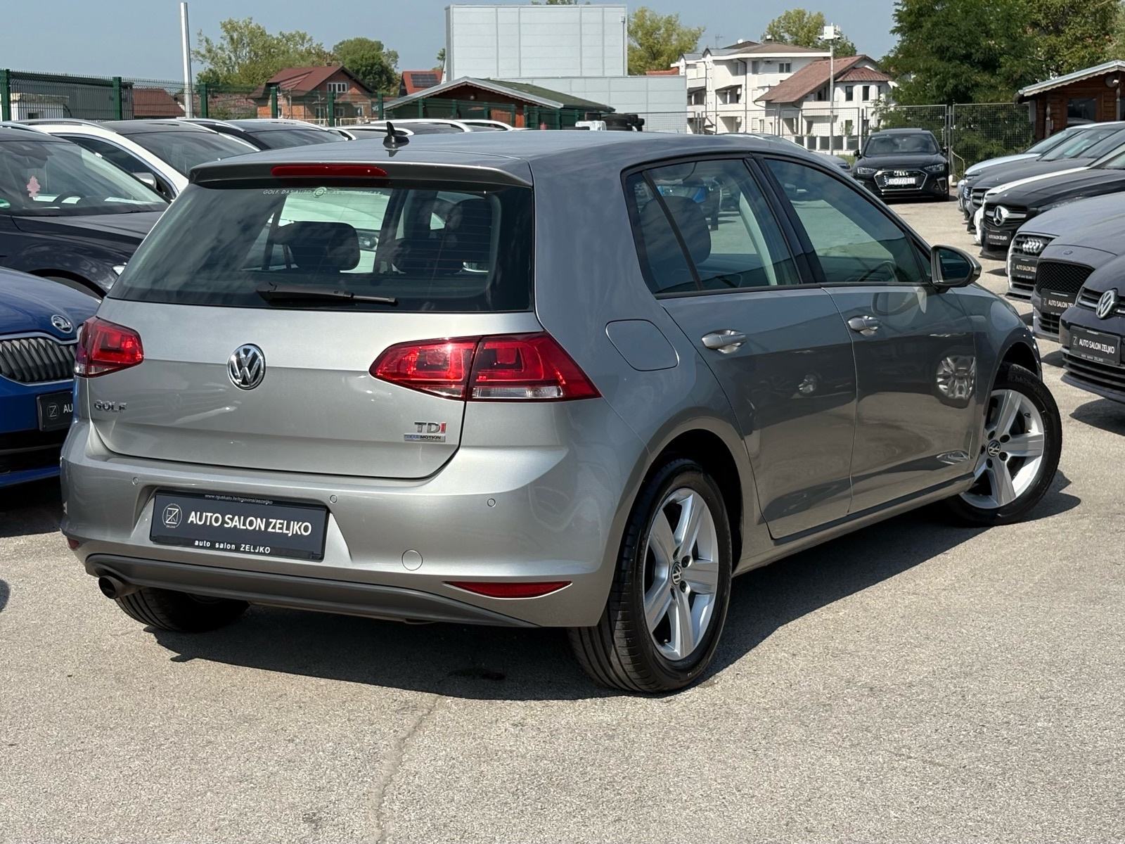 VW Golf 7 1,6 TDI ••HIGHLINE•• alkantara | navigacija | mf | alu | ACC, fotografija 4