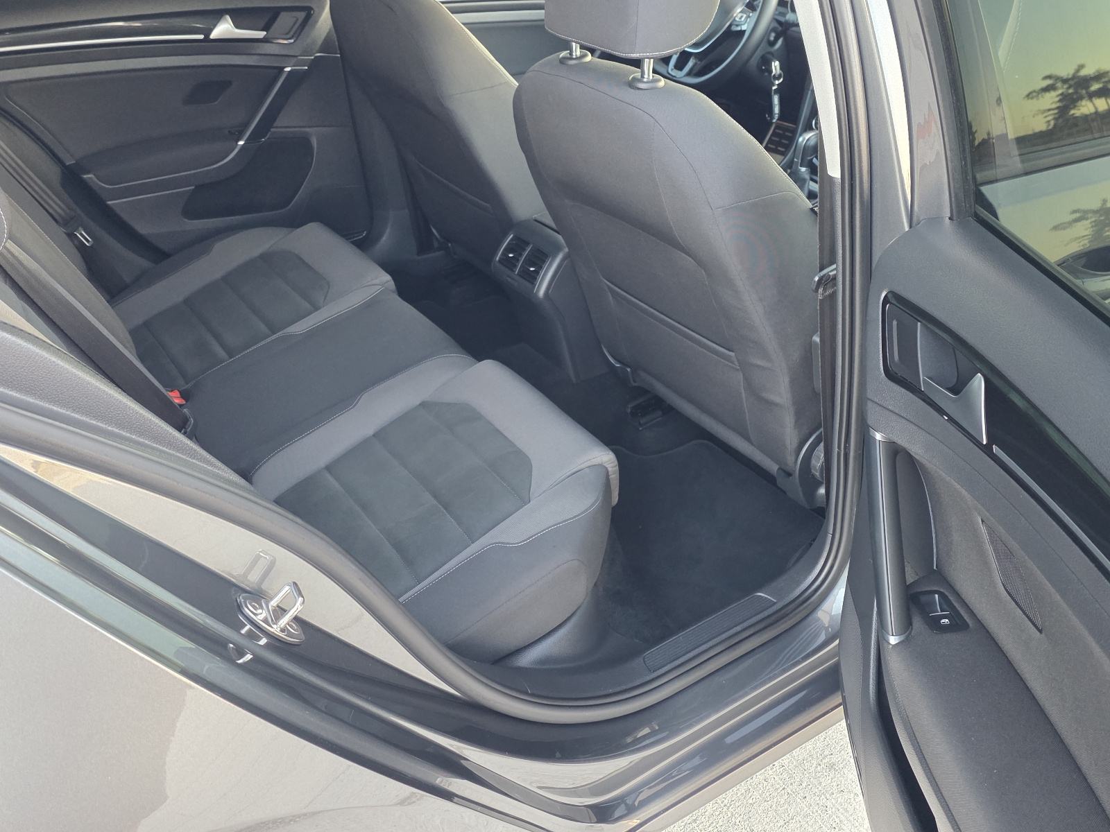 VW Golf 7 1,6 TDI HIGHLINE,DSG,ALU NAVI,KAMERA, fotografija 10
