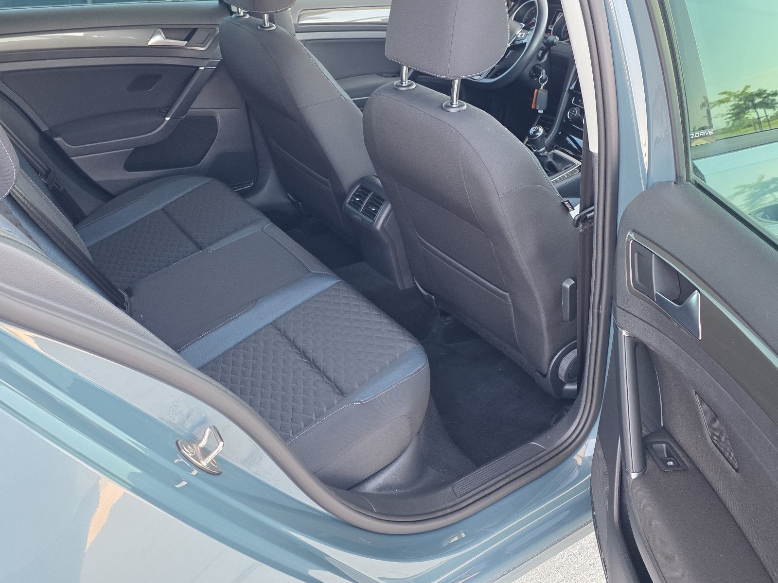 VW Golf 7 1,6 TDI IQ DRIVE,FUL LED,NAVI 154 T.K.M, fotografija 13