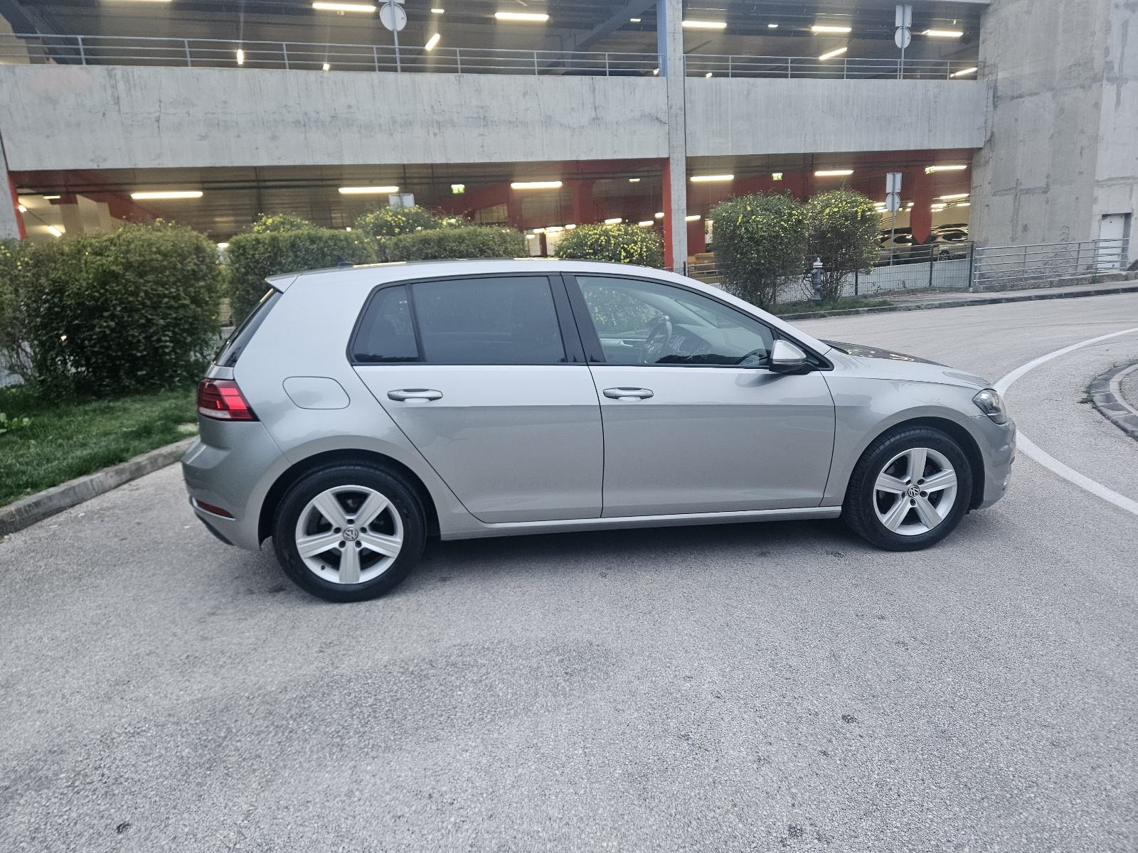 VW Golf 7 1,6 TDI,izuzetno očuvan, fotografija 9