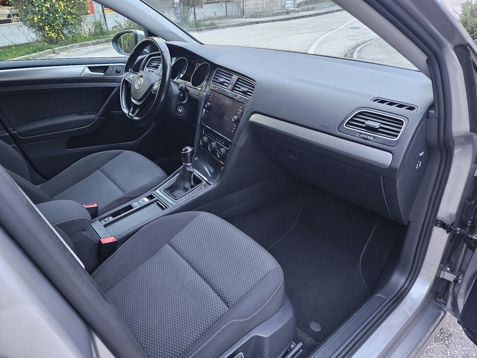 VW Golf 7 1,6 TDI,izuzetno očuvan, fotografija 15