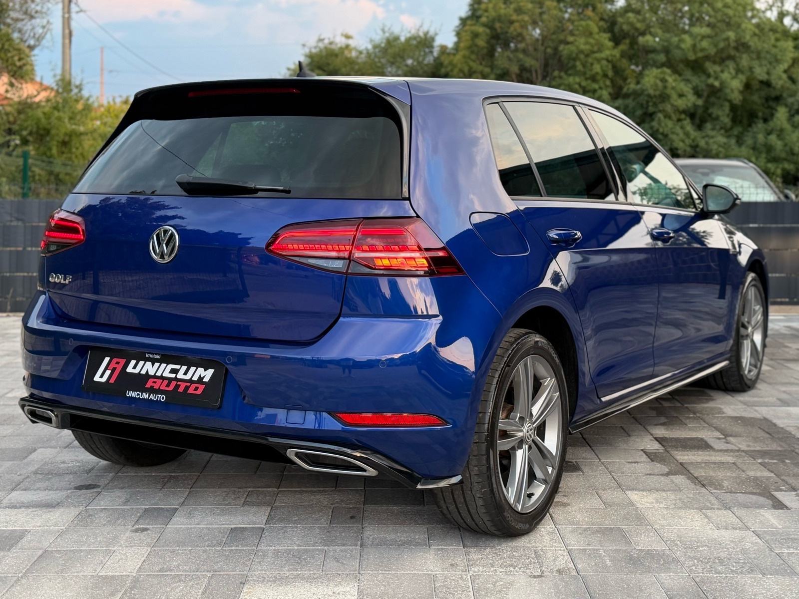 VW Golf 7 1,6 TDI ✅JAMSTVO✅• R-Line•Navi•Pdc•17 Zoll•, fotografija 6