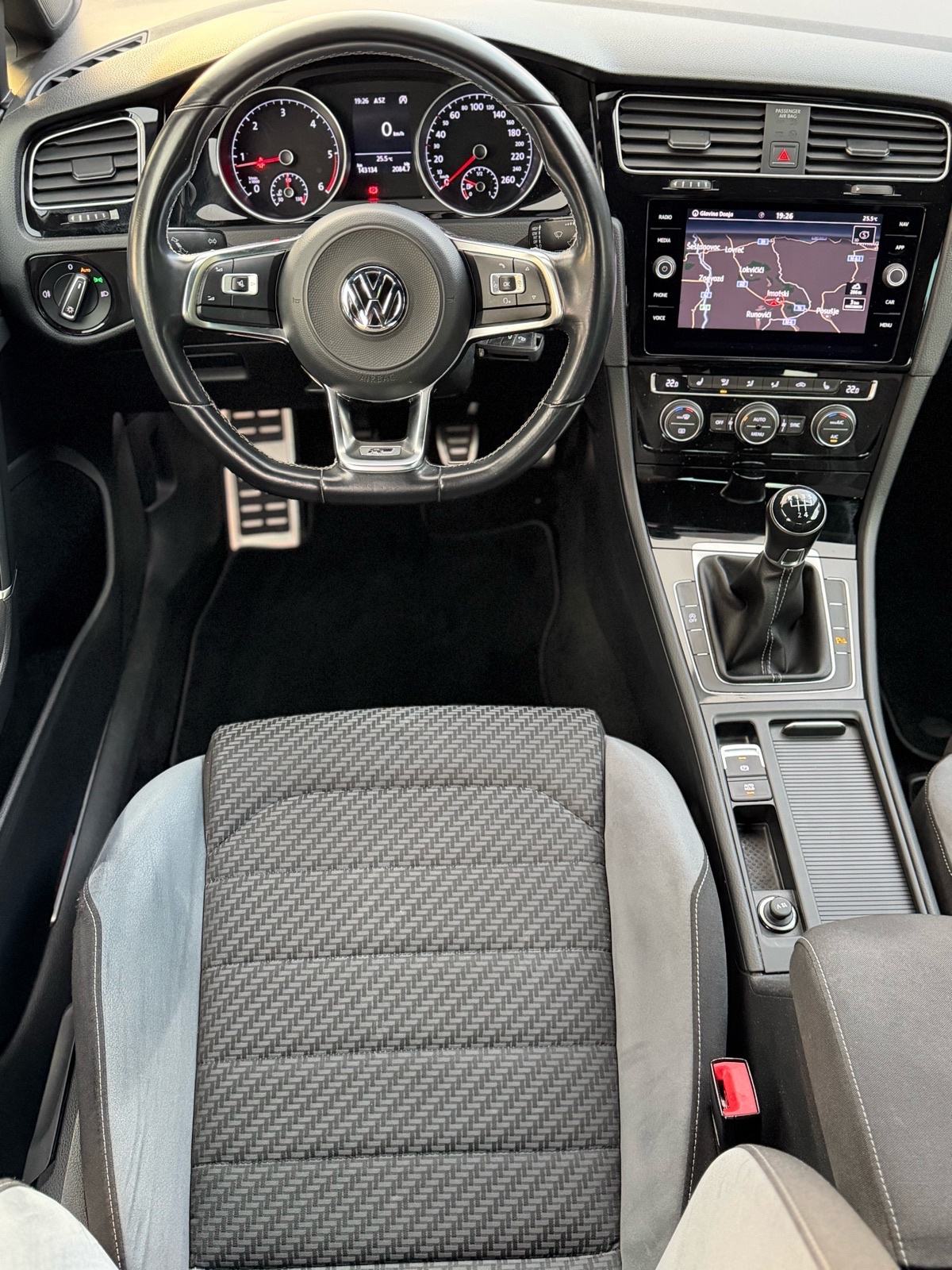 VW Golf 7 1,6 TDI ✅JAMSTVO✅• R-Line•Navi•Pdc•17 Zoll•, fotografija 17