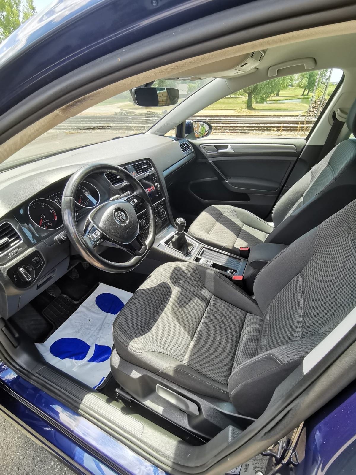 VW Golf 7 1,6 TDI, TVORNIČKA KUKA,KAO NOV!!!!, fotografija 11