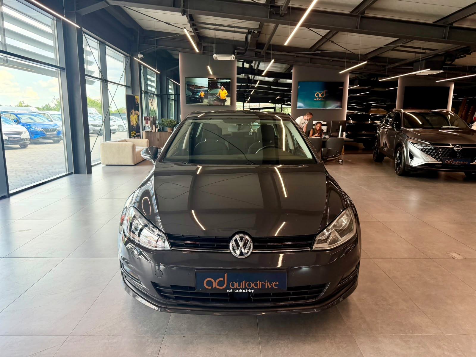 VW Golf 7 1,6 TDI KLIMA • ALU 16" • TEMPOMAT • AUTOKREDIT, fotografija 3