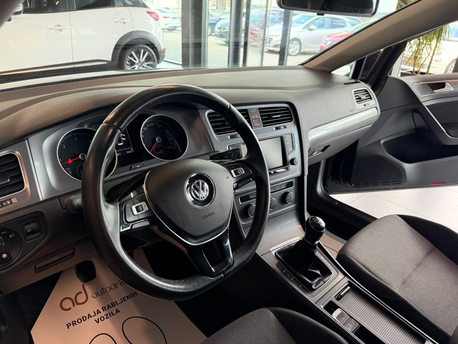 VW Golf 7 1,6 TDI KLIMA • ALU 16" • TEMPOMAT • AUTOKREDIT, fotografija 14