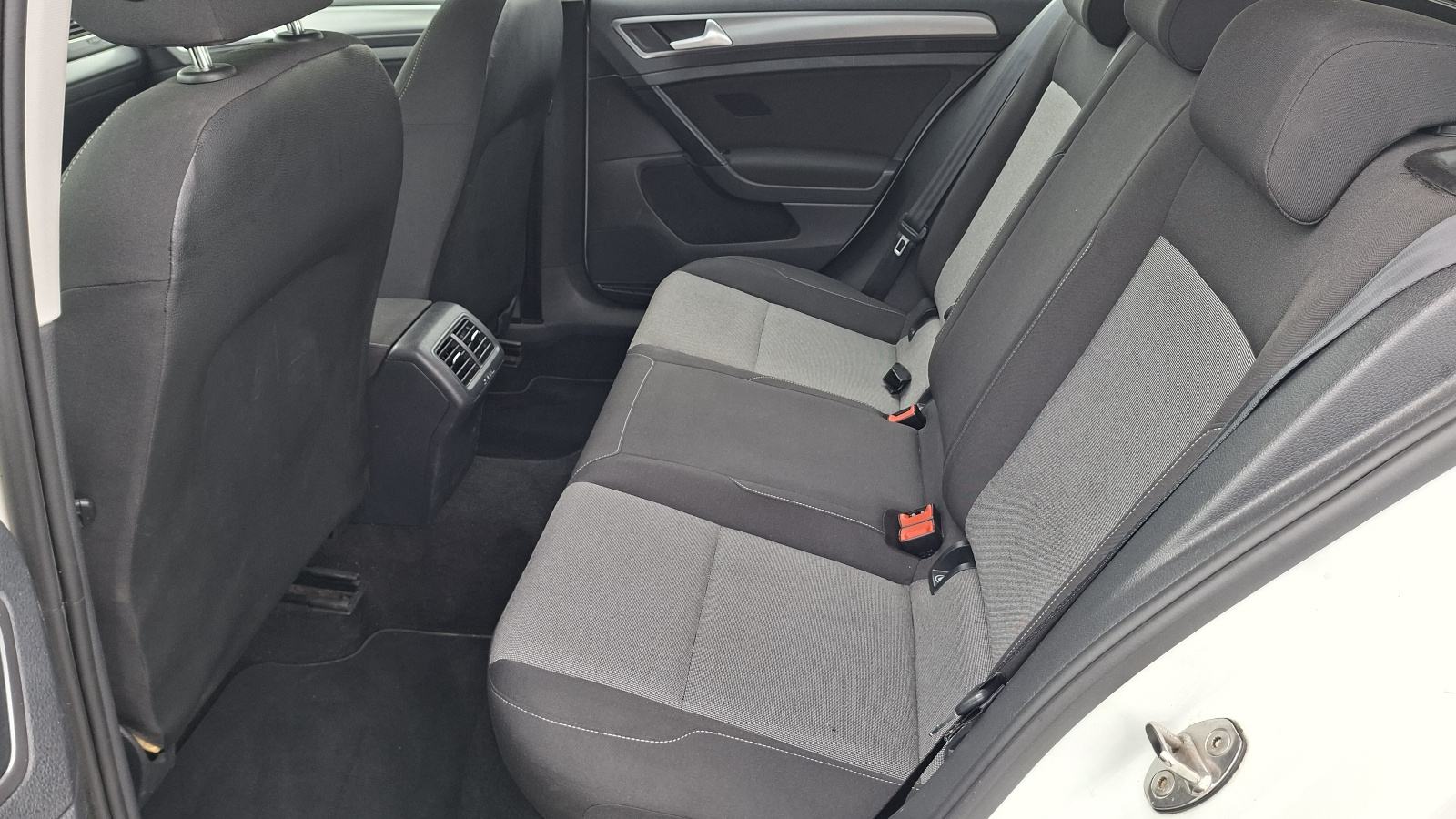 VW Golf 7 1.6 TDI KLIMA,Park.senzori,Navigacija,Tempomat..., fotografija 14
