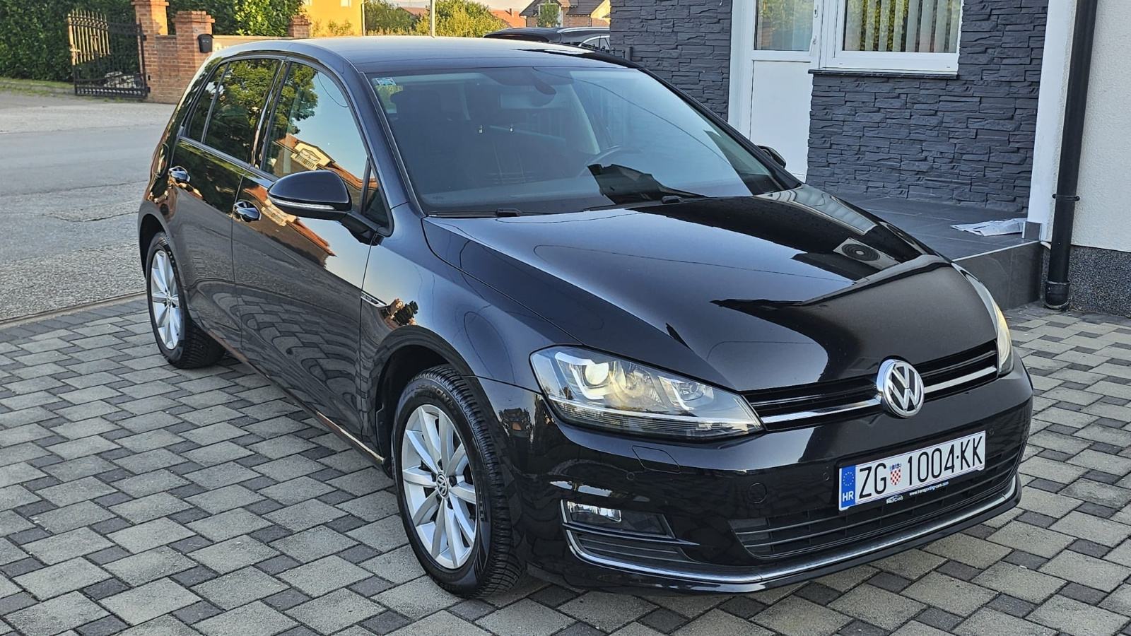 VW Golf 7 1,6 TDI LONGUE 1.VLASNIK-SERVISNA-VRHUNSKO STANJE, fotografija 2
