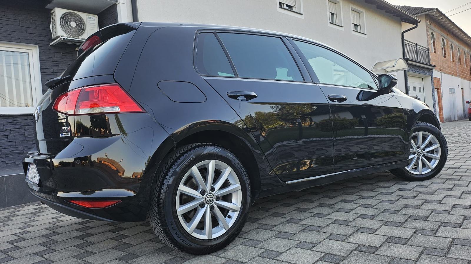 VW Golf 7 1,6 TDI LONGUE 1.VLASNIK-SERVISNA-VRHUNSKO STANJE, fotografija 5