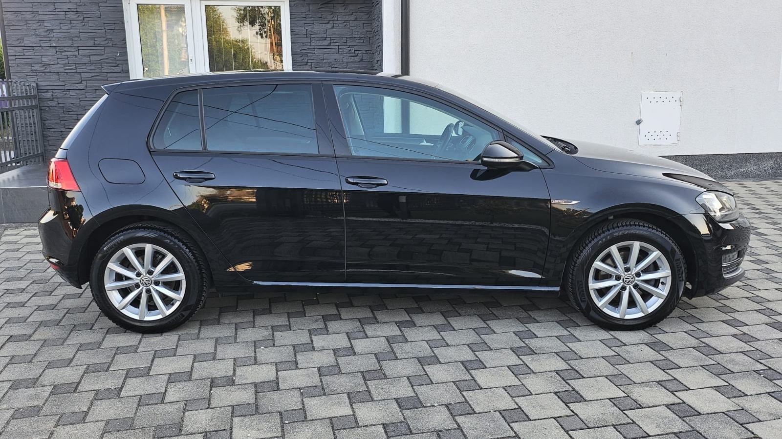 VW Golf 7 1,6 TDI LONGUE 1.VLASNIK-SERVISNA-VRHUNSKO STANJE, fotografija 8