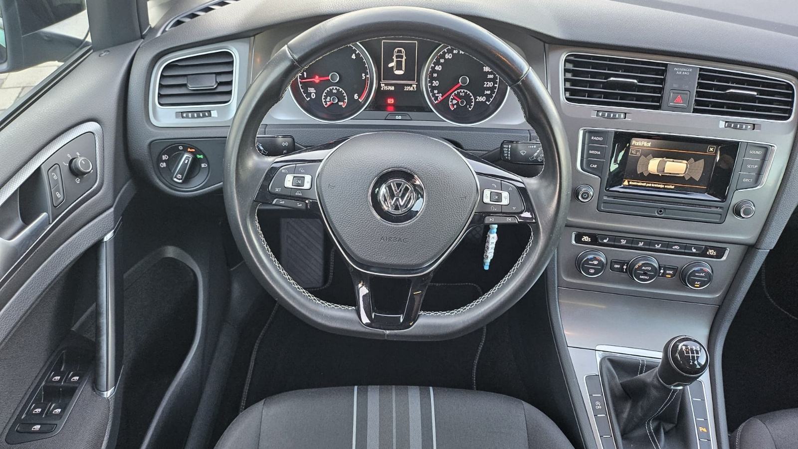 VW Golf 7 1,6 TDI LONGUE 1.VLASNIK-SERVISNA-VRHUNSKO STANJE, fotografija 13