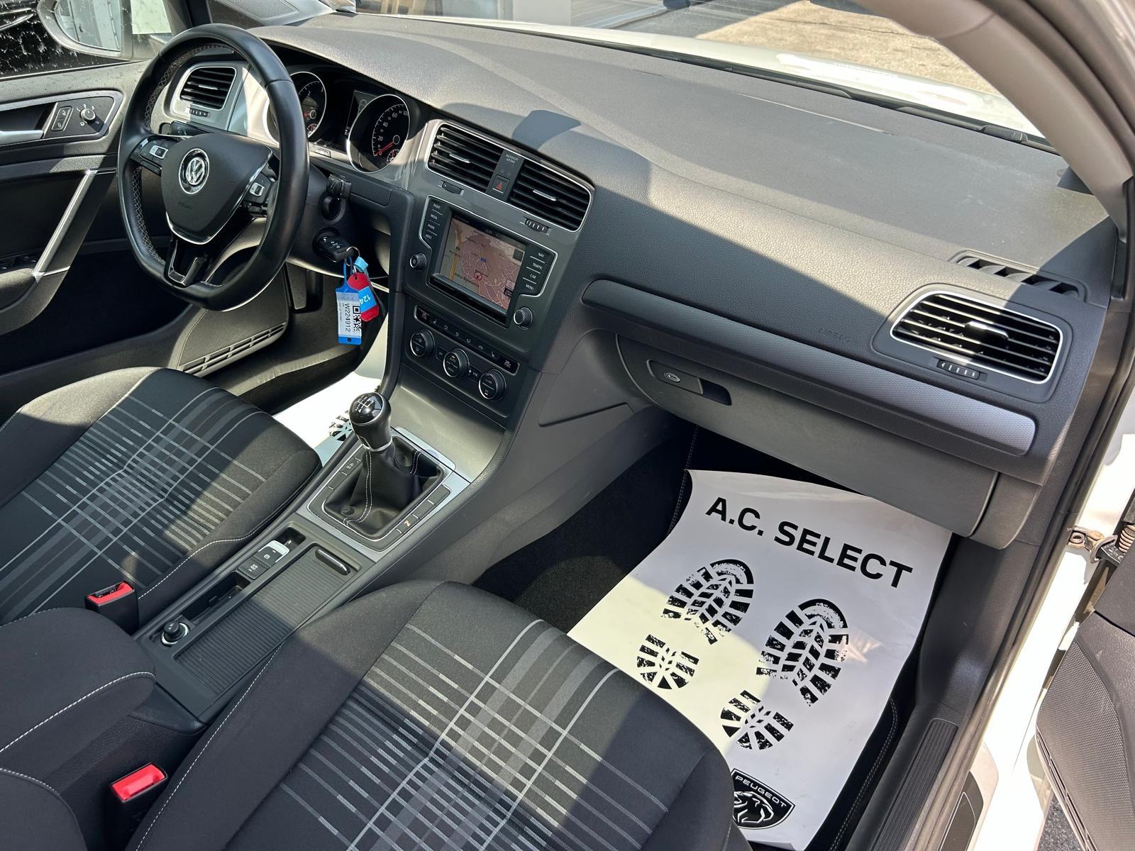 VW Golf 7 1,6 TDI LOUNGE - 150.000KM - LED - PANORAMA - GARANCIJA!!, fotografija 9