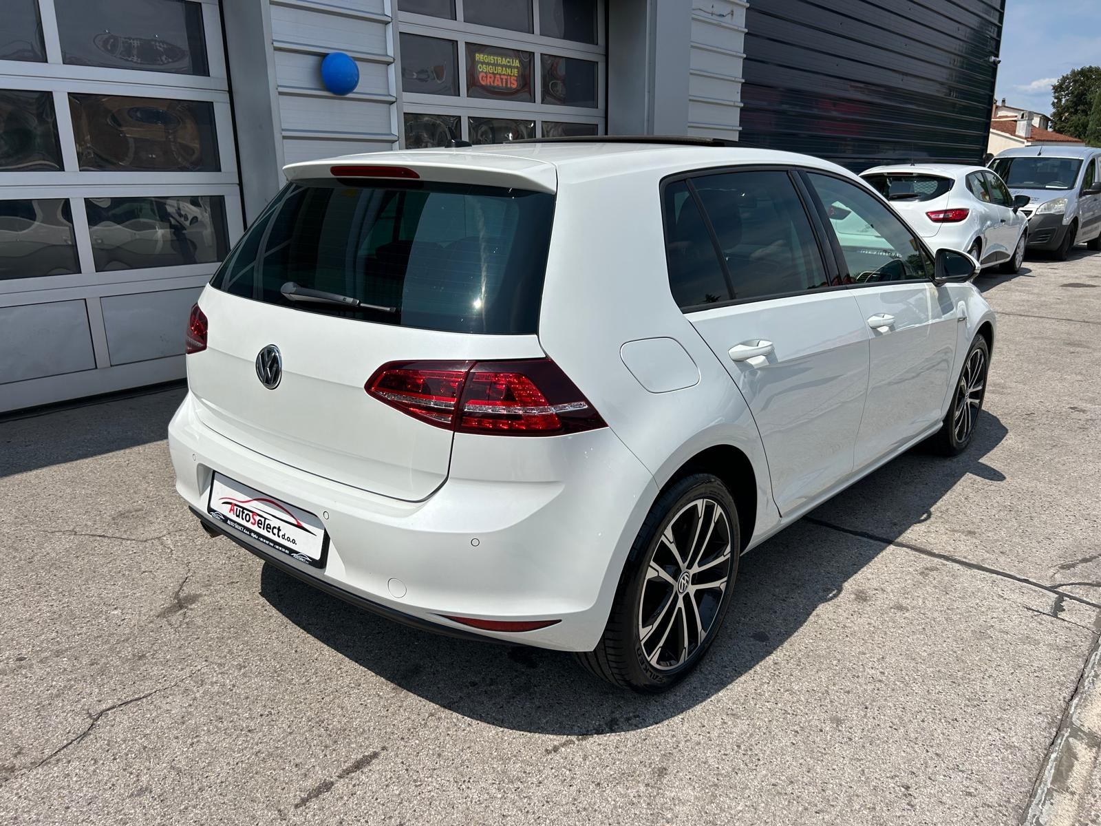 VW Golf 7 1,6 TDI LOUNGE - 150.000KM - LED - PANORAMA - GARANCIJA!!, fotografija 5
