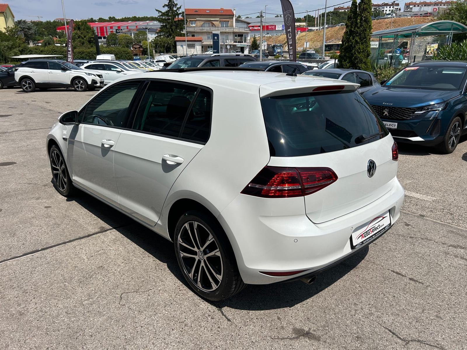 VW Golf 7 1,6 TDI LOUNGE - 150.000KM - LED - PANORAMA - GARANCIJA!!, fotografija 4