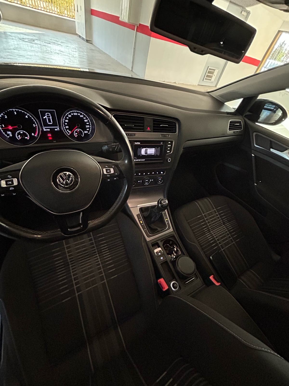 VW Golf 7 1,6 TDI Lounge Pano Alu PDC, fotografija 19