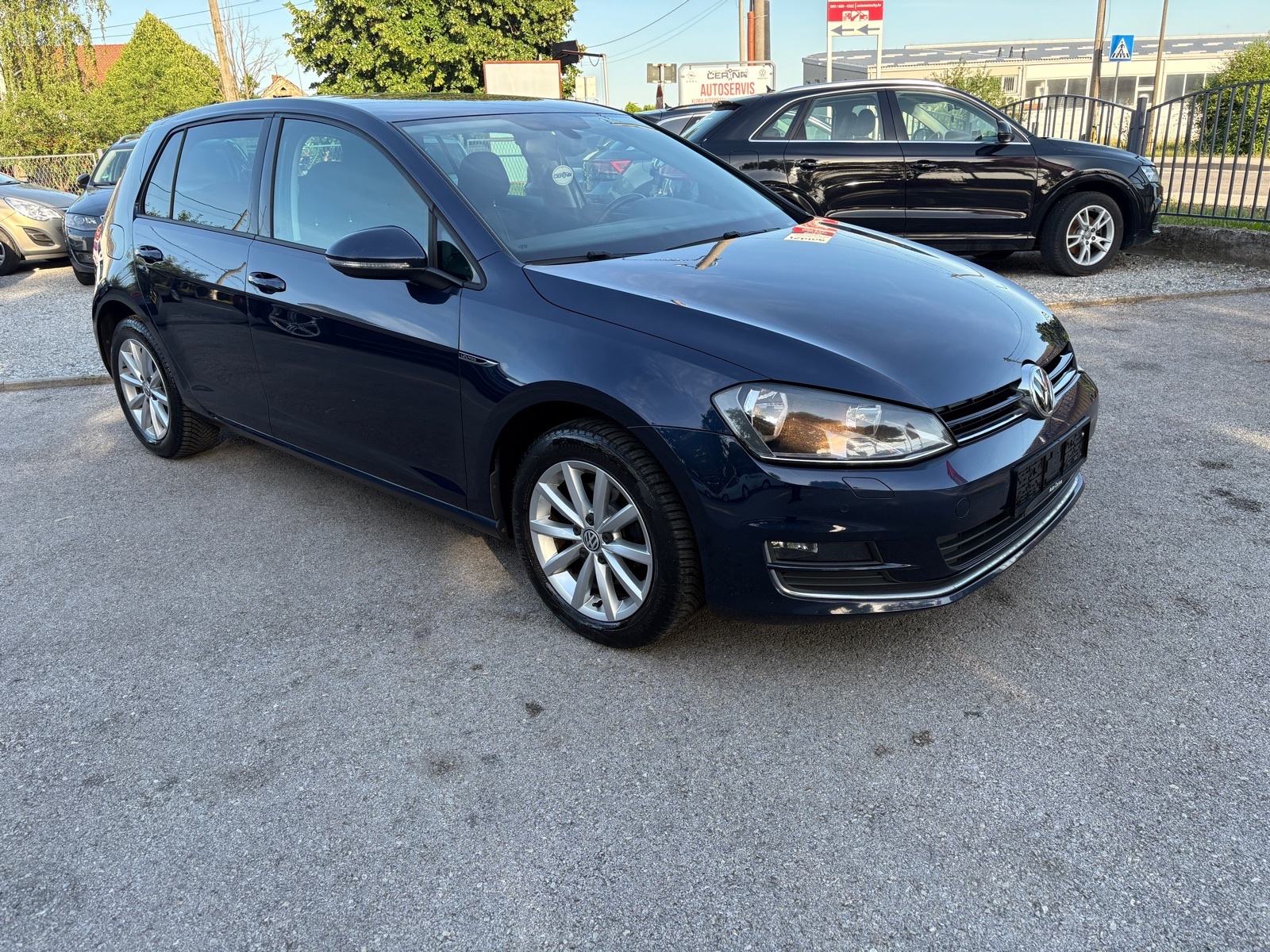 VW Golf 7 1,6 TDI Lounge/TEMPO/GRIJ.SJED/NAVI/PDC/MFU/TOP STANJE!, fotografija 7