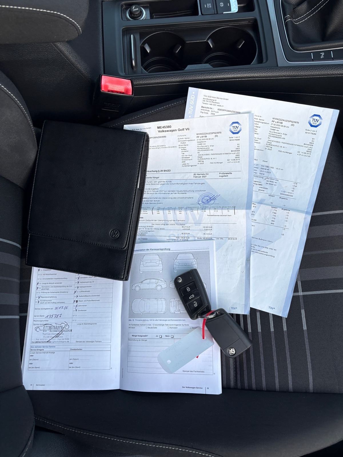VW Golf 7 1,6 TDI Lounge/TEMPO/GRIJ.SJED/NAVI/PDC/MFU/TOP STANJE!, fotografija 18