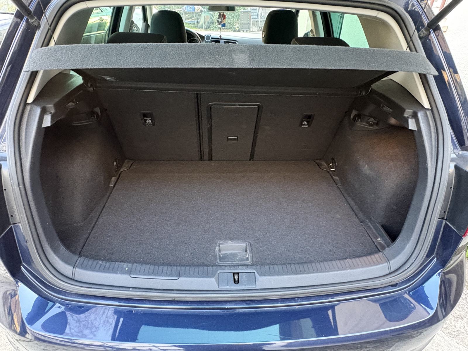 VW Golf 7 1,6 TDI Lounge / veliki servis / 8 novih guma / reg do 01/27, fotografija 19