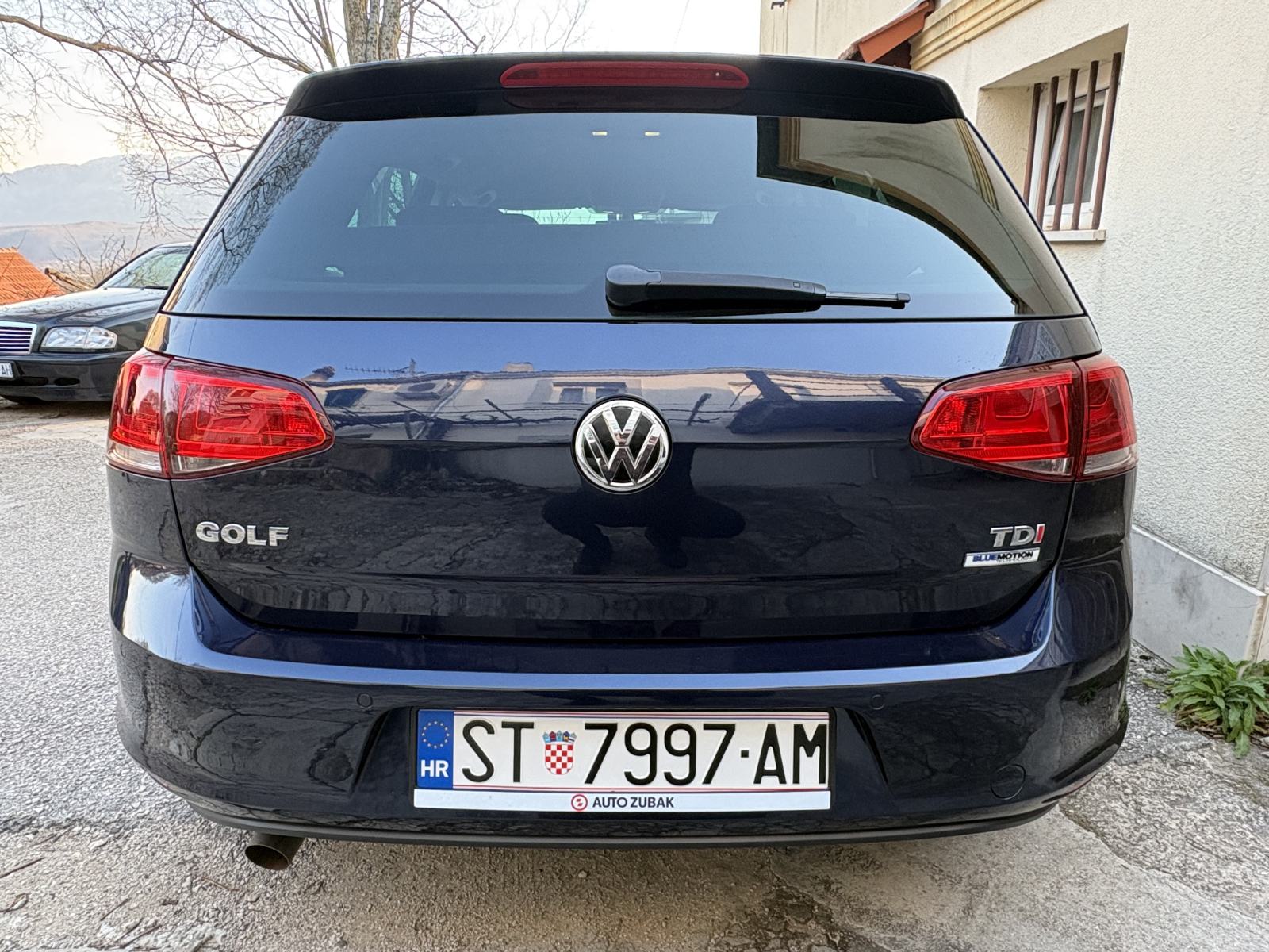 VW Golf 7 1,6 TDI Lounge / veliki servis / 8 novih guma / reg do 01/27, fotografija 8