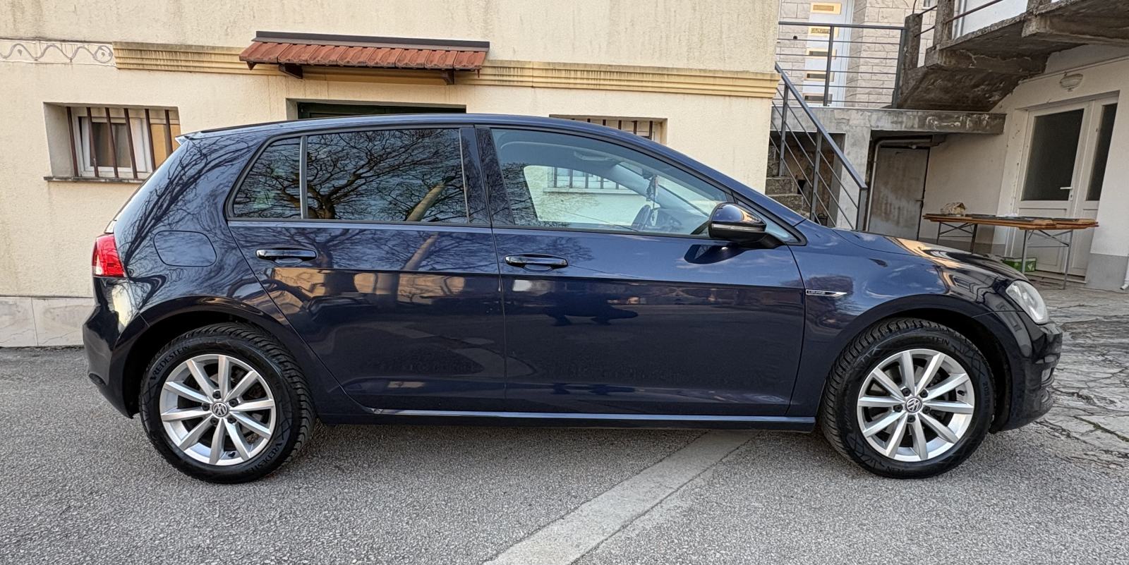 VW Golf 7 1,6 TDI Lounge / veliki servis / 8 novih guma / reg do 01/27, fotografija 6