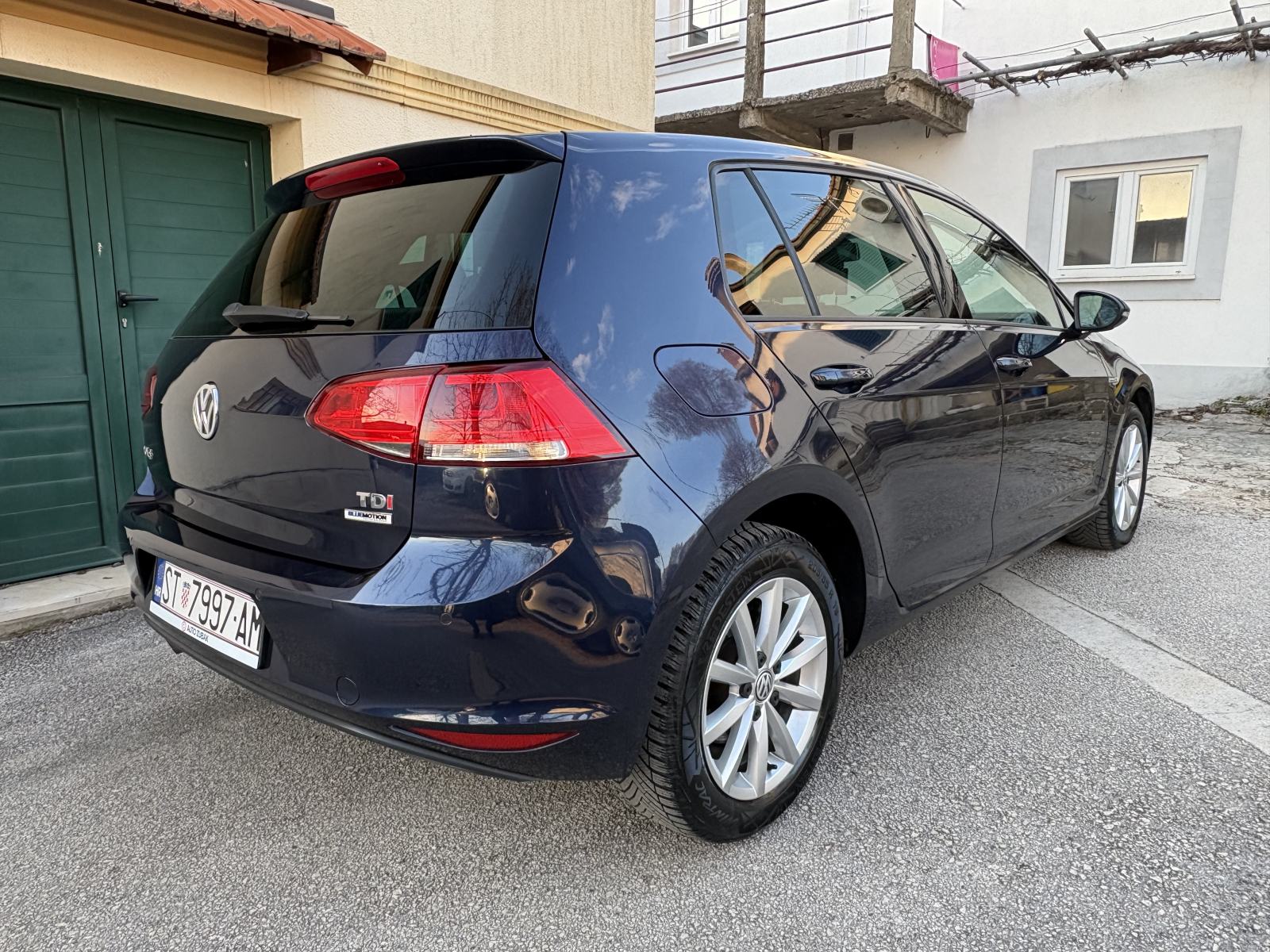 VW Golf 7 1,6 TDI Lounge / veliki servis / 8 novih guma / reg do 01/27, fotografija 7